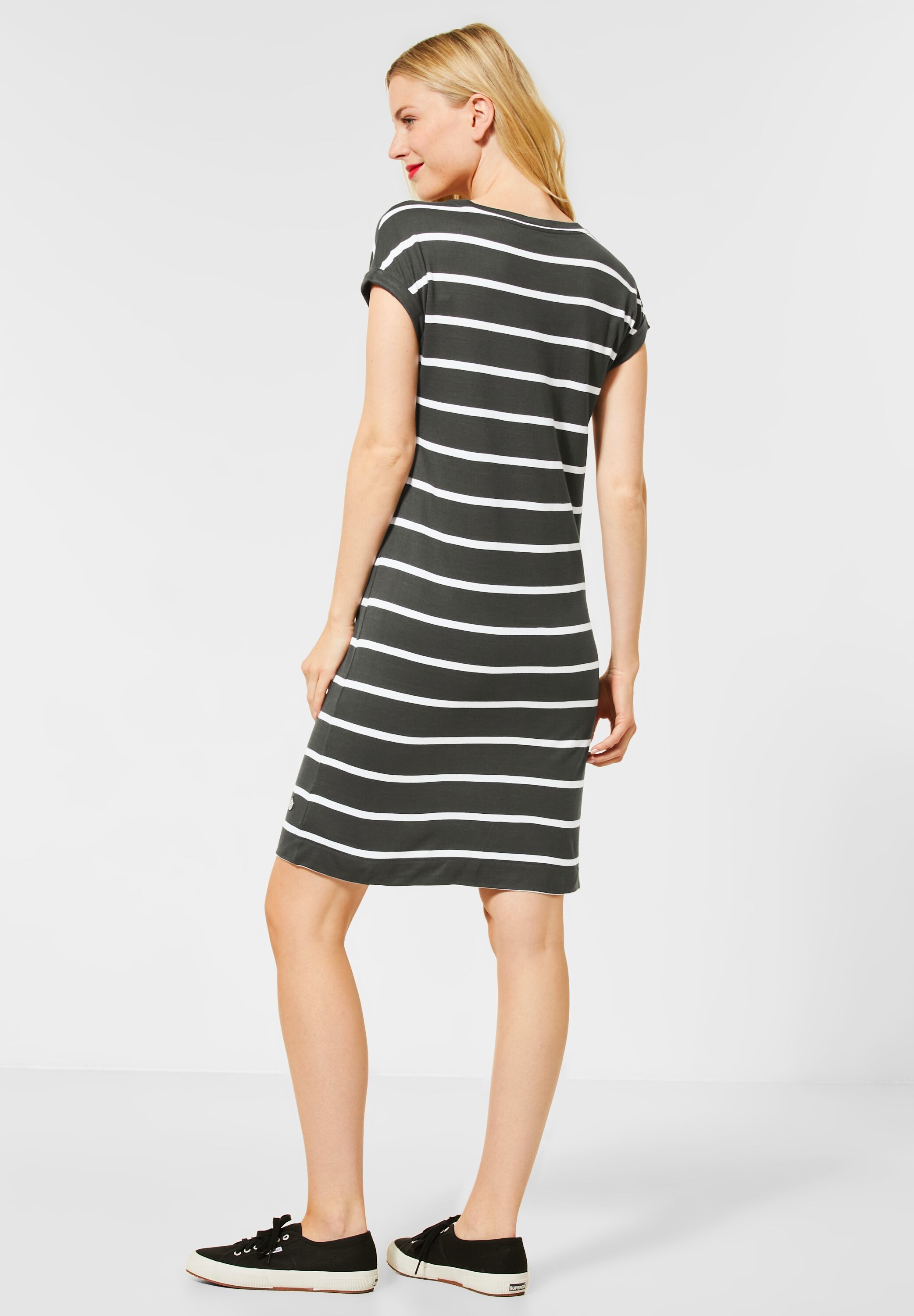 T-Shirtkleid mit Streifen